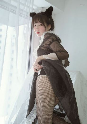紧身裙女教师miad711在线_超清免费全集观看